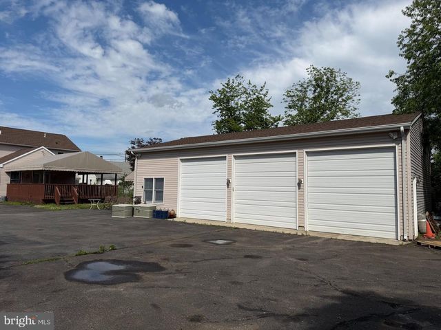 1491 KUSER, Hamilton Township, NJ 08619