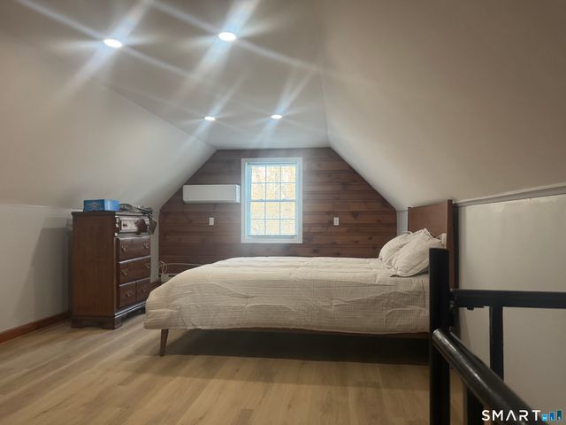 352 Hotchkiss Road, Orange, CT 06477