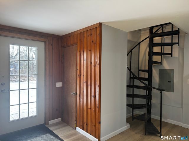 352 Hotchkiss Road, Orange, CT 06477