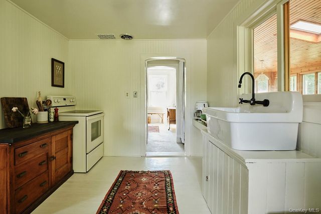 637 Route 308, Rhinebeck, NY 12572