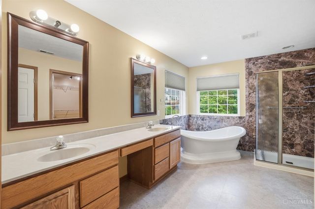1264 Kables Mill Drive, Sugarcreek Twp, OH 45305