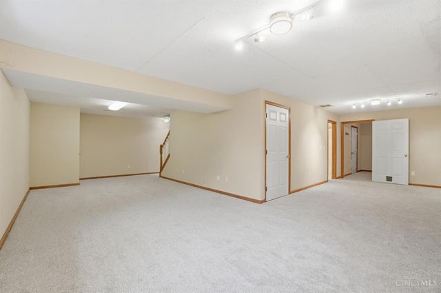 1264 Kables Mill Drive, Sugarcreek Twp, OH 45305