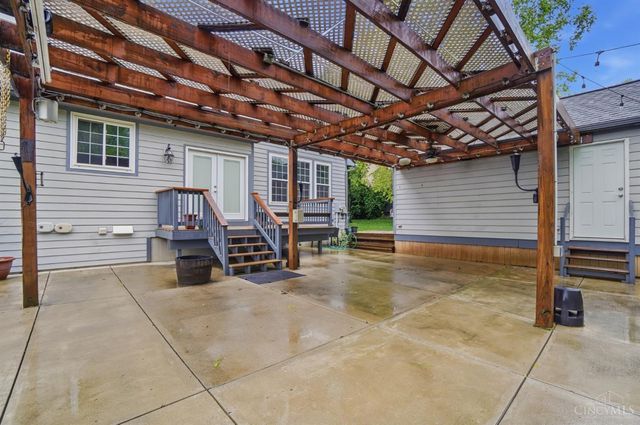 1264 Kables Mill Drive, Sugarcreek Twp, OH 45305