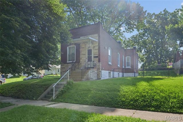 3202 Regal Place, St Louis, MO 63139