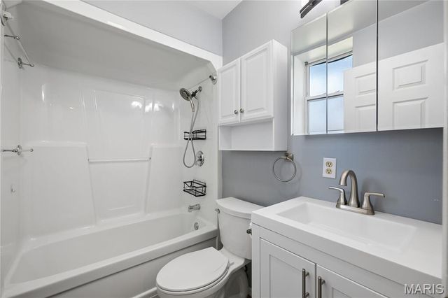 3202 Regal Place, St Louis, MO 63139