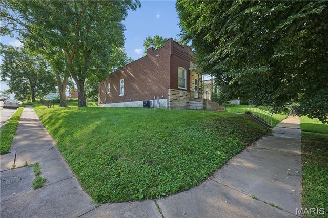 3202 Regal Place, St Louis, MO 63139