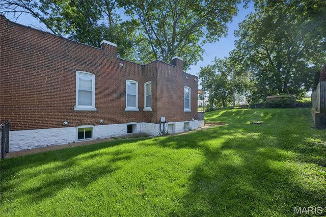 3202 Regal Place, St Louis, MO 63139