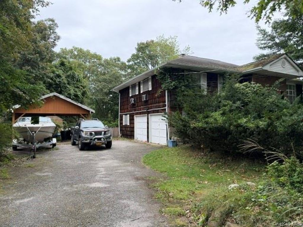 9 Glenwood Avenue, Miller Place, NY 11764 — photo 3