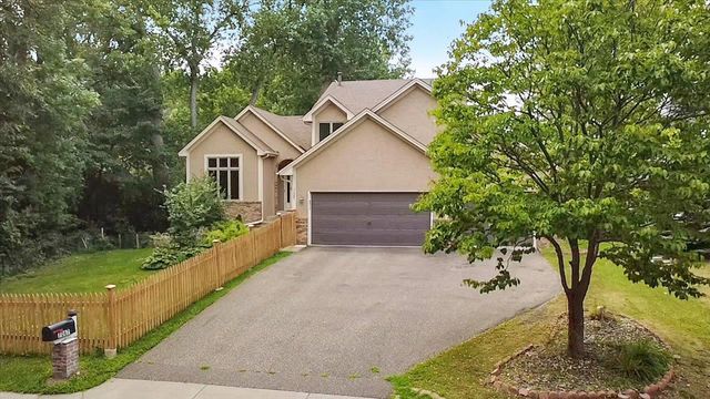 7087 Wellington Lane N, Maple Grove, MN 55369