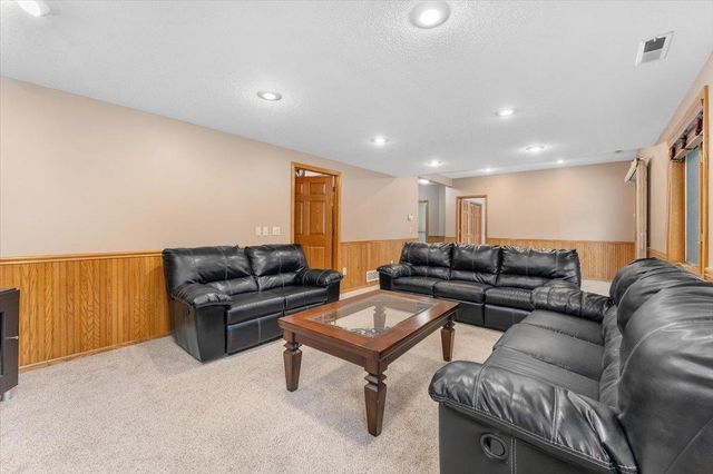 7087 Wellington Lane N, Maple Grove, MN 55369