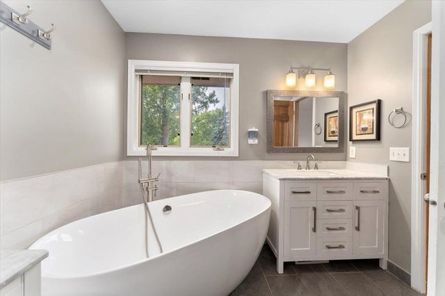 7087 Wellington Lane N, Maple Grove, MN 55369