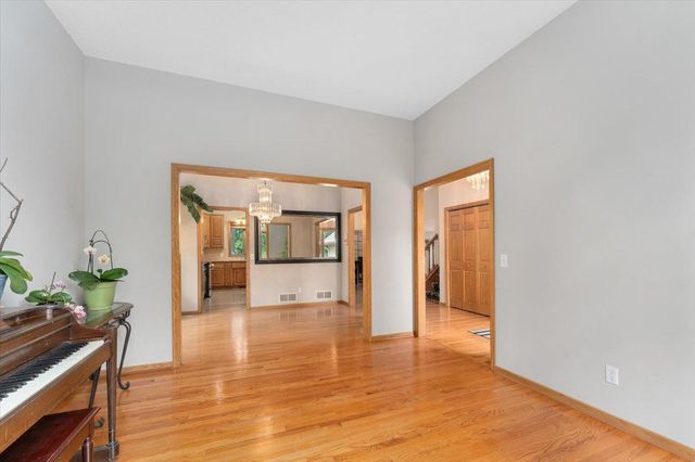 7087 Wellington Lane N, Maple Grove, MN 55369