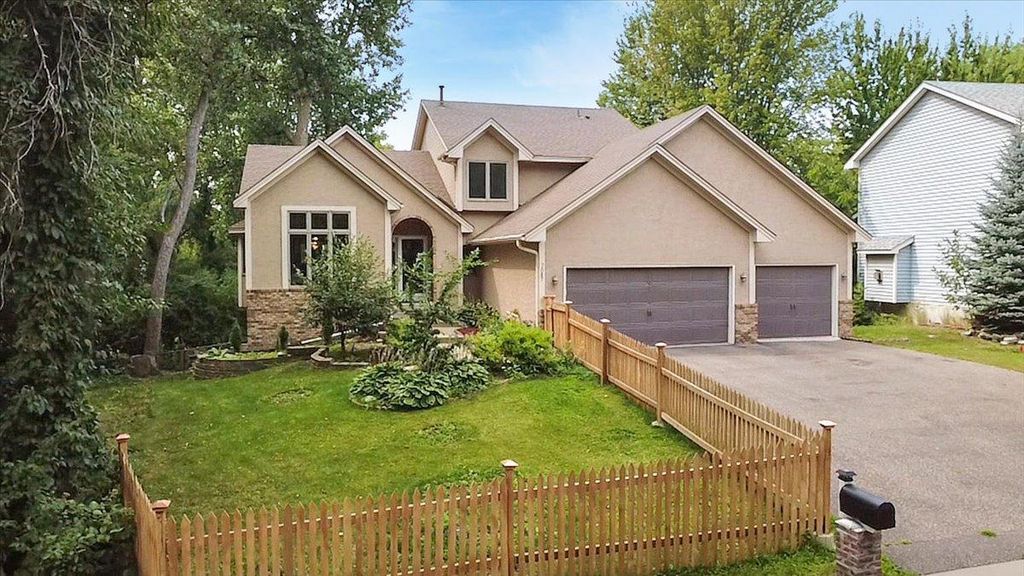 7087 Wellington Lane N, Maple Grove, MN 55369