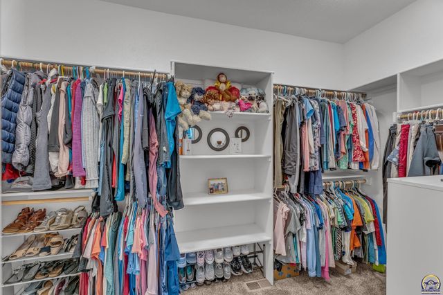 3228 SE Blazing Star DR, Topeka, KS 66609