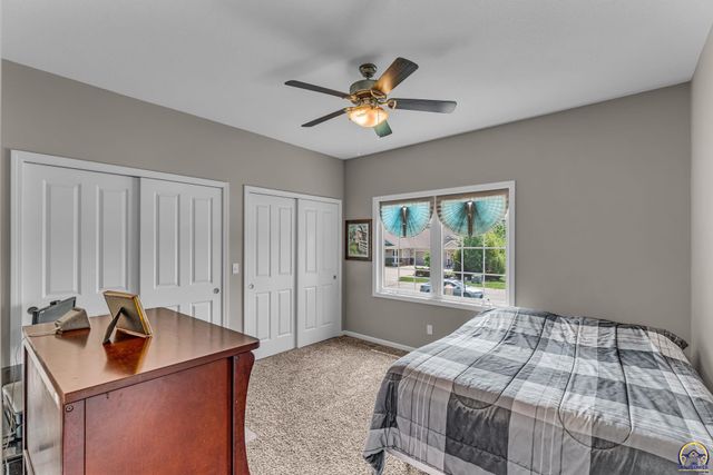 3228 SE Blazing Star DR, Topeka, KS 66609