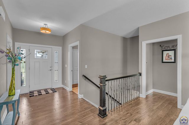 3228 SE Blazing Star DR, Topeka, KS 66609