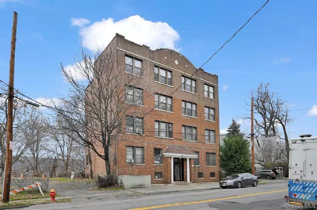 737 Warburton Avenue 1L, Yonkers, NY 10701