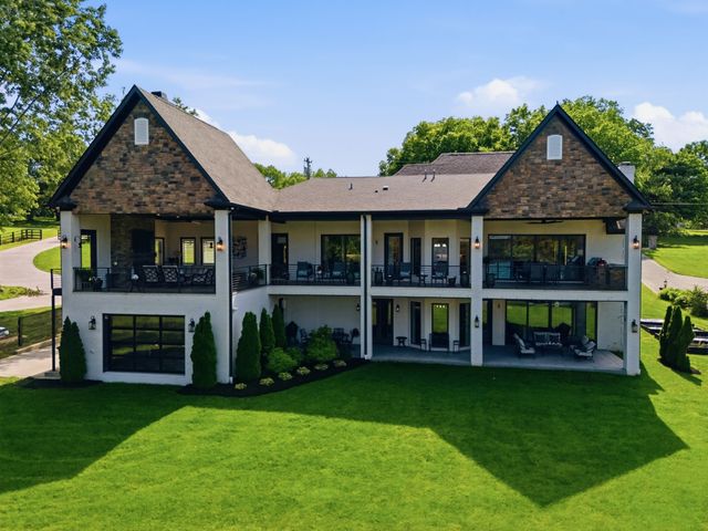 1167 Windsor Dr, Gallatin, TN 37066