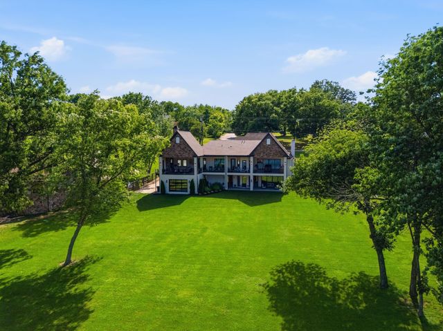 1167 Windsor Dr, Gallatin, TN 37066