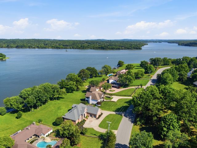 1167 Windsor Dr, Gallatin, TN 37066