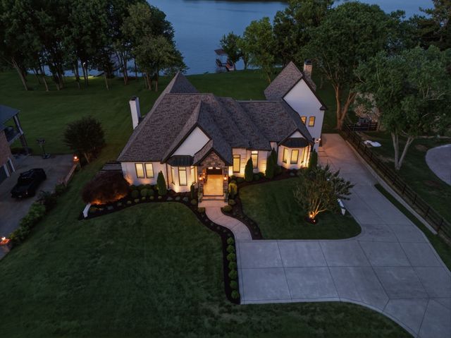 1167 Windsor Dr, Gallatin, TN 37066