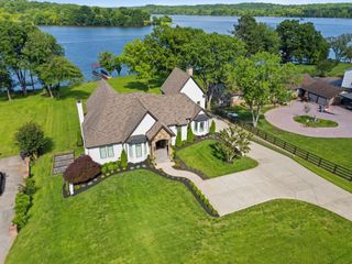 1167 Windsor Dr, Gallatin, TN 37066