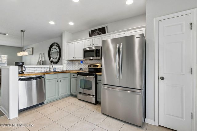 6618 ARCHING BRANCH Circle, Jacksonville, FL 32258