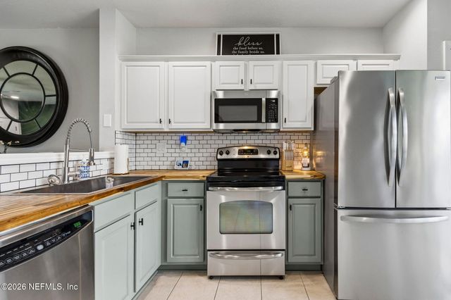 6618 ARCHING BRANCH Circle, Jacksonville, FL 32258