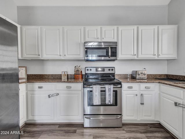 2801 N LITCHFIELD Road 60, Goodyear, AZ 85395