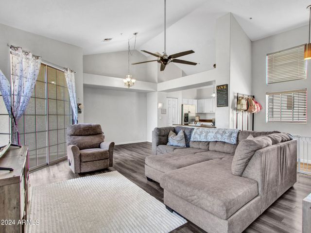 2801 N LITCHFIELD Road 60, Goodyear, AZ 85395