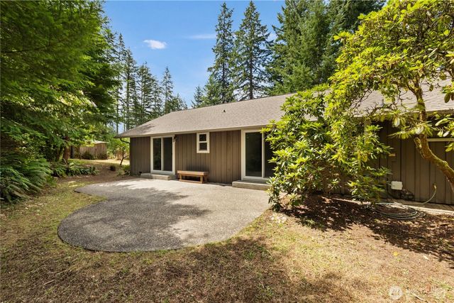 8677 Glenwood Road SW, Port Orchard, WA 98367