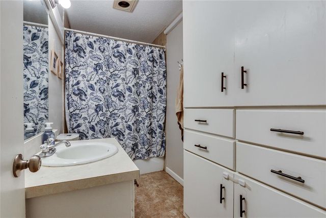 4832 Park Vista Drive, Del City, OK 73115