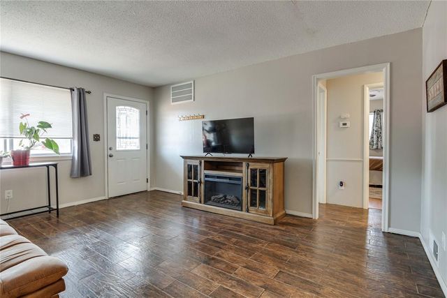 4832 Park Vista Drive, Del City, OK 73115