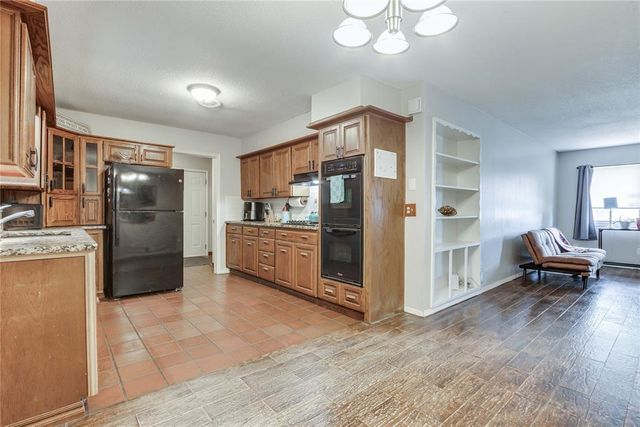 4832 Park Vista Drive, Del City, OK 73115