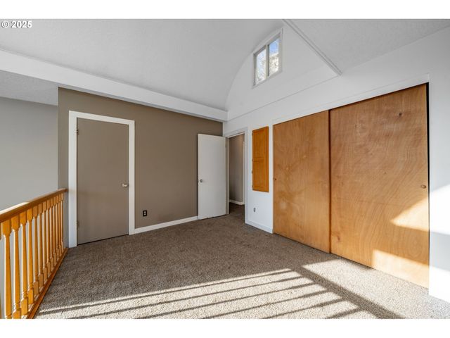 847 Sw BROADWAY Dr 32, Portland, OR 97201