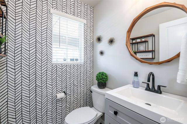 2933 Cassius Street NE, Lacey, WA 98516