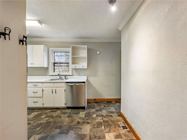 1093 Enota NE Avenue, Gainesville, GA 30501