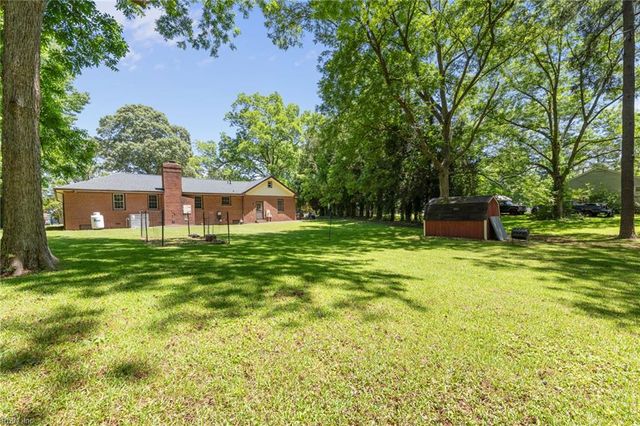 6141 Knotts Creek LN, Suffolk, VA 23435