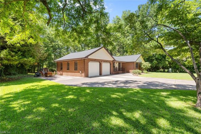 6141 Knotts Creek LN, Suffolk, VA 23435