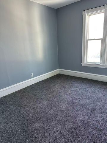 2425 10th Avenue S, Minneapolis, MN 55404