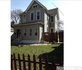 2425 10th Avenue S, Minneapolis, MN 55404