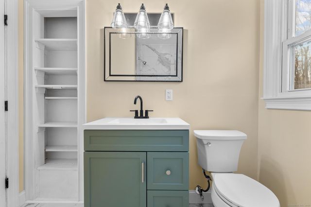 24 Evergreen Road, North Branford, CT 06472