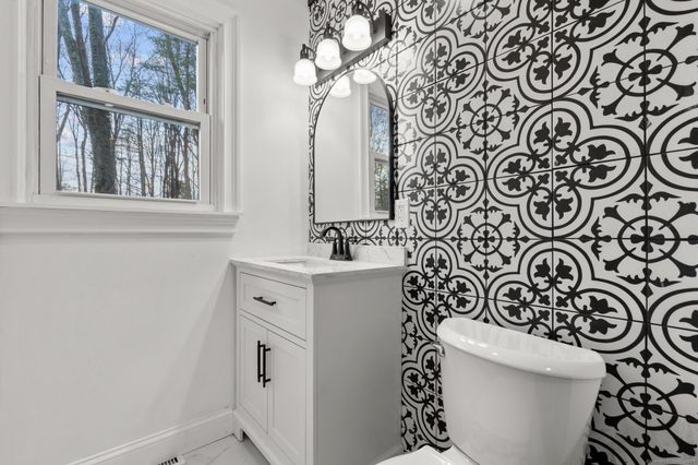 24 Evergreen Road, North Branford, CT 06472