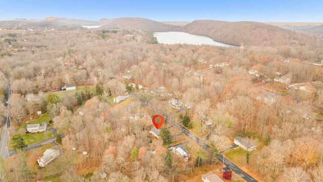 24 Evergreen Road, North Branford, CT 06472