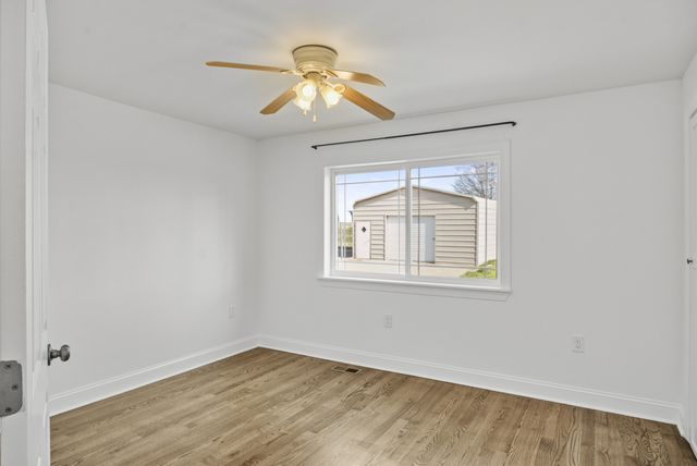 20 Zinker Rd, Lawrenceburg, TN 38464