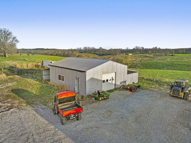 20 Zinker Rd, Lawrenceburg, TN 38464