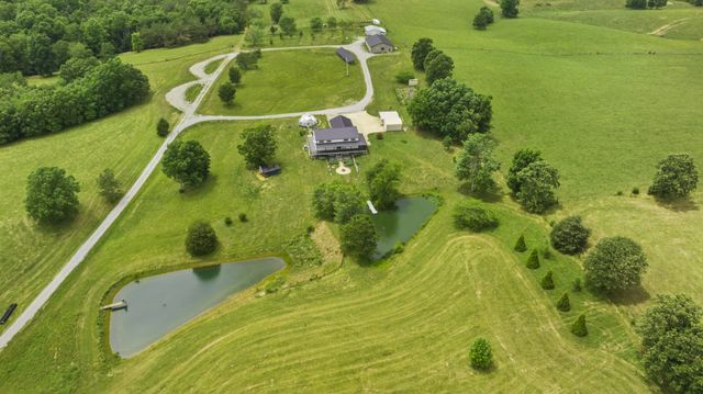 20 Zinker Rd, Lawrenceburg, TN 38464