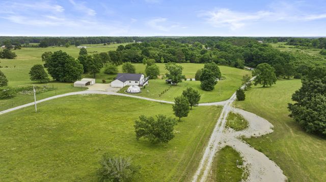 20 Zinker Rd, Lawrenceburg, TN 38464