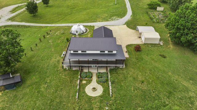20 Zinker Rd, Lawrenceburg, TN 38464