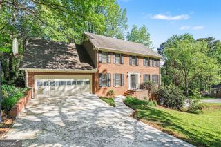 1527 Ridgewood Drive, Lilburn, GA 30047
